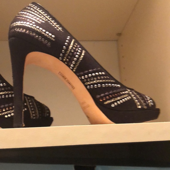 Heels - Picture 3 of 4